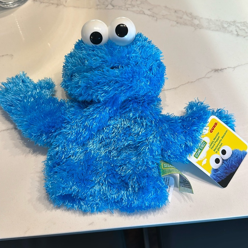 NWT Plush Cookie Monster hand puppet by Gund